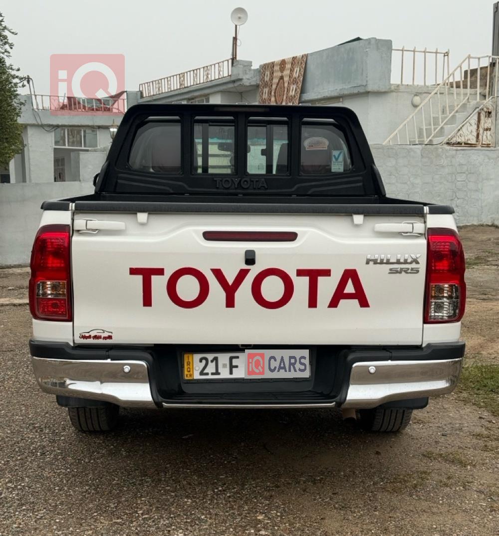 تويوتا هايلوكس